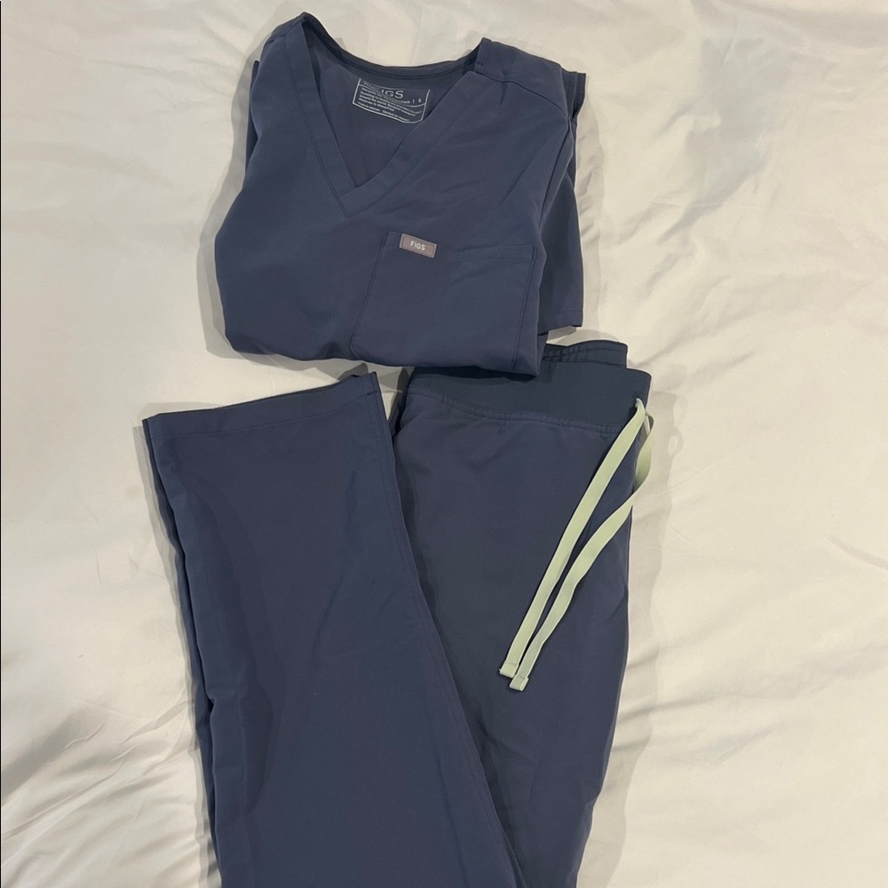 Figs Navy Scrub set